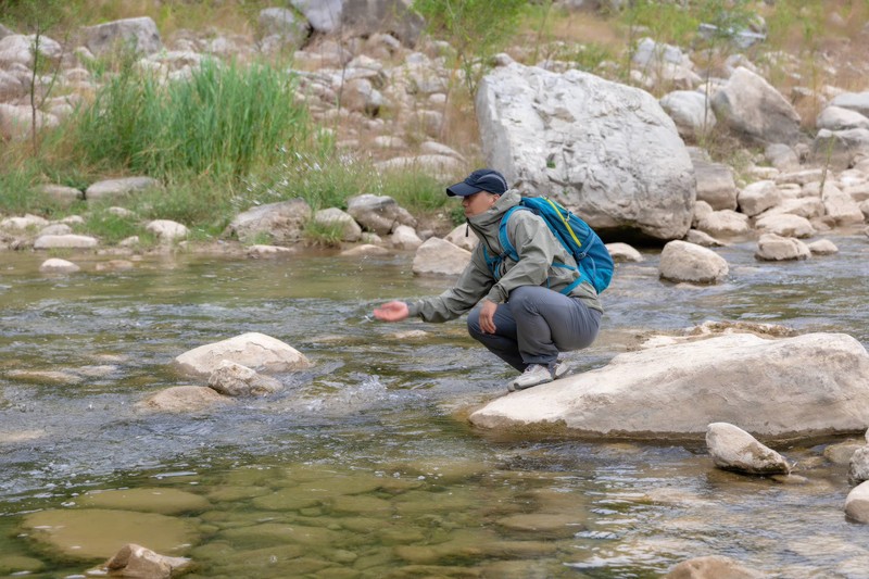 天石灵铠冲锋衣，这件能抗暴雨的户外铠甲，到底值不值得入手？
