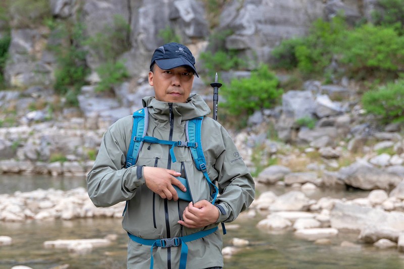 天石灵铠冲锋衣，这件能抗暴雨的户外铠甲，到底值不值得入手？