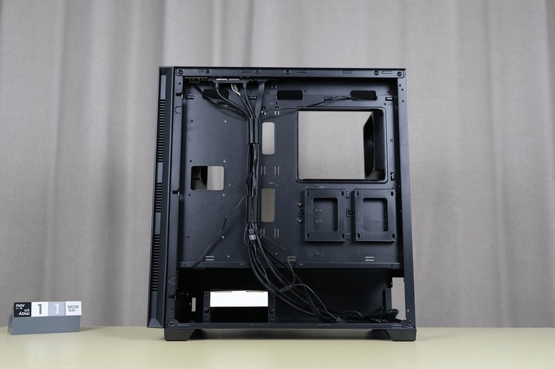 无光污染、更省心，先马 黑洞PRO 静音机箱上手体验