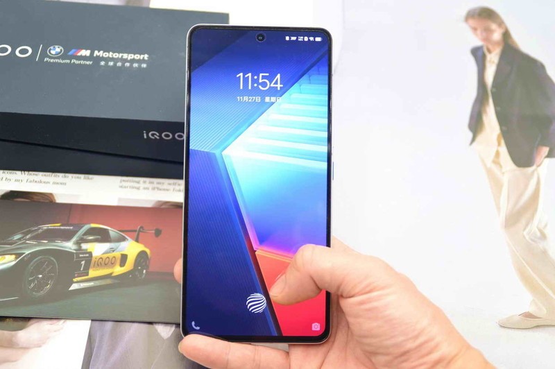 悦享操控，致敬经典，iQOO 10传奇版评测
