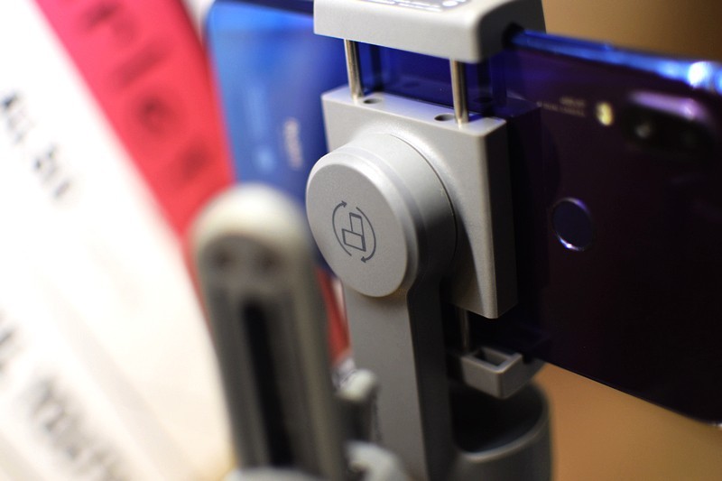 稳字当先 AI智能追踪让拍摄更简单逗映Capture 5手机稳定器你的拍摄利器