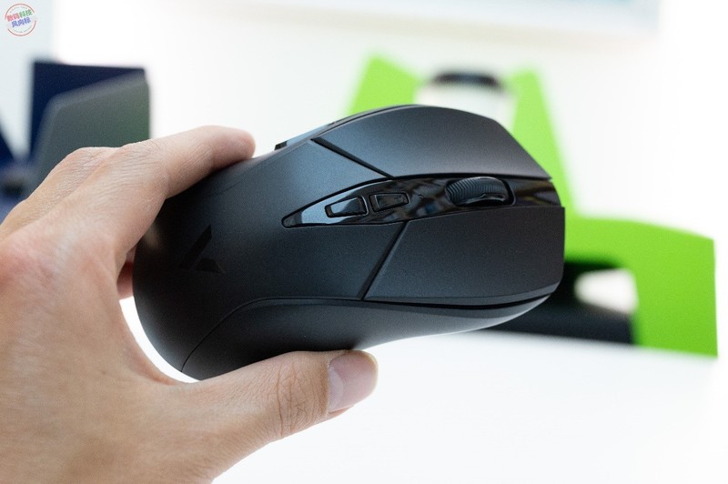 配置出众还有多项独门技术加持，操作更精准，雷柏V300PRO体验