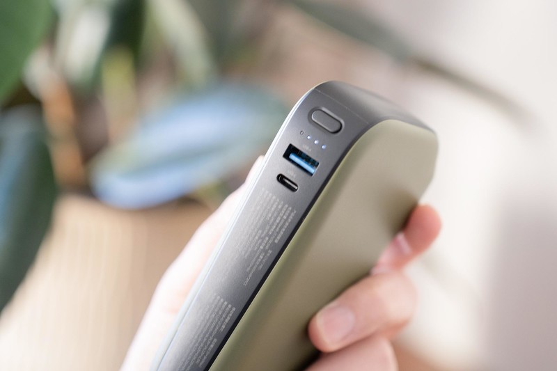 数码爱好者必备！IDMIX三合一旅充行上手体验，一个顶过去三个