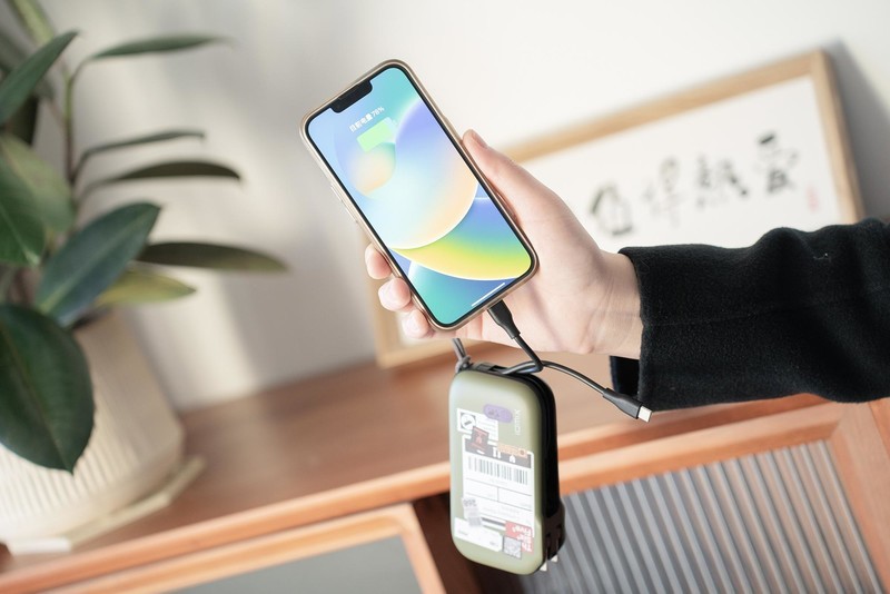 数码爱好者必备！IDMIX三合一旅充行上手体验，一个顶过去三个