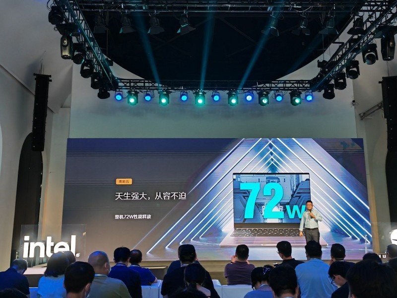 自信：雷神T-BOOK14笔记本多维度“减负”，却反成标压高能轻薄本