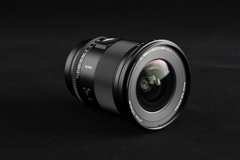 高画质+人性化设计！感受唯卓仕AF 16mm F1.8 FE超广角镜头的魅力