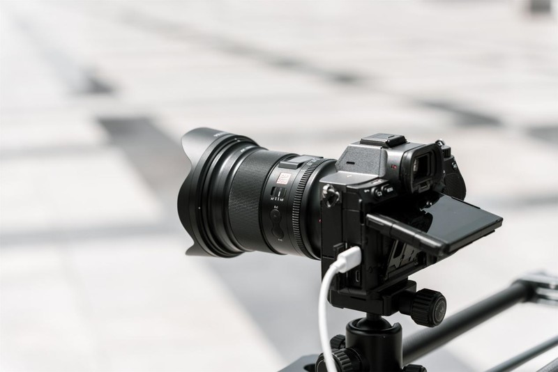 高画质+人性化设计！感受唯卓仕AF 16mm F1.8 FE超广角镜头的魅力