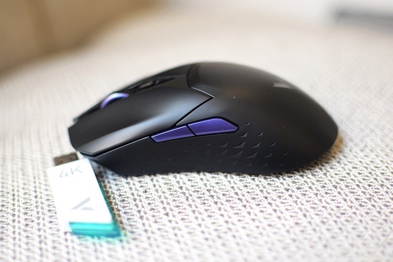 堆料十足的雷柏VT3S，无线设置有线性能的轻量化游戏鼠标实测