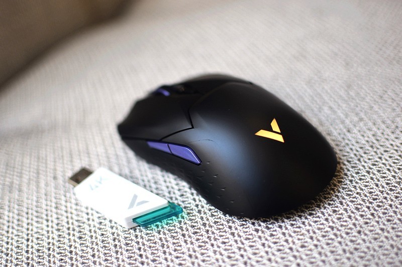堆料十足的雷柏VT3S，无线设置有线性能的轻量化游戏鼠标实测