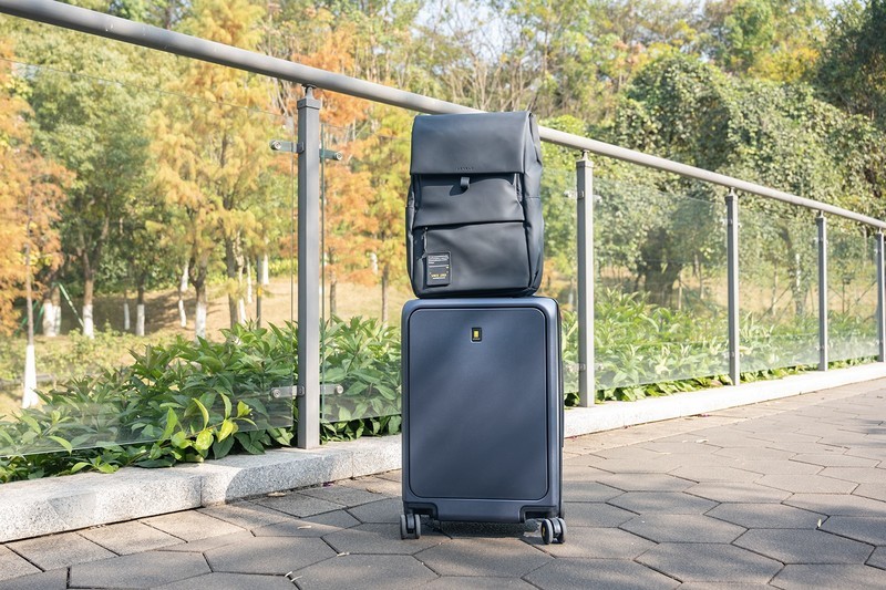 旅游搭子也是通勤伴侣，一包多能，地平线8号moment系列双肩包