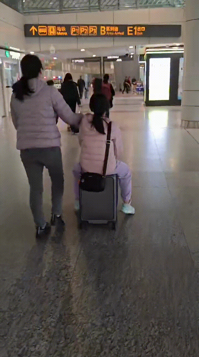 旅游搭子也是通勤伴侣，一包多能，地平线8号moment系列双肩包