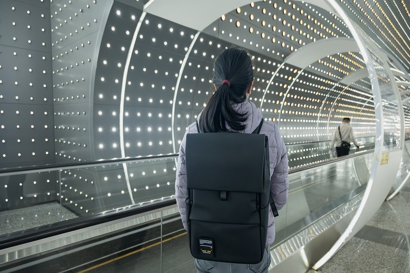 旅游搭子也是通勤伴侣，一包多能，地平线8号moment系列双肩包