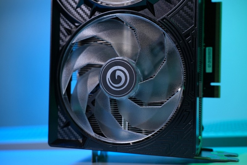 更快更强更AI，影驰GeForce RTX 5090 D 大将评测