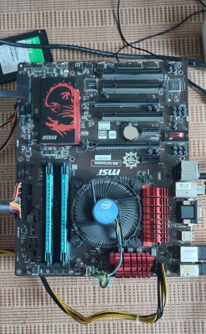 “五菱宏光”的发动机装在“奔驰”的底盘上跑着贼欢呢！再加一块显卡？