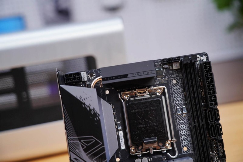 ITX平台的又一优秀选择！技嘉B760I 迷你雕主板如你所愿！