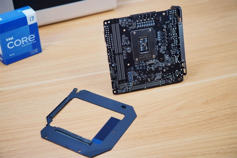 ITX平台的又一优秀选择！技嘉B760I 迷你雕主板如你所愿！