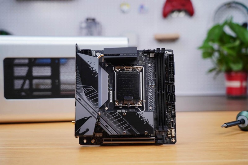 ITX平台的又一优秀选择！技嘉B760I 迷你雕主板如你所愿！