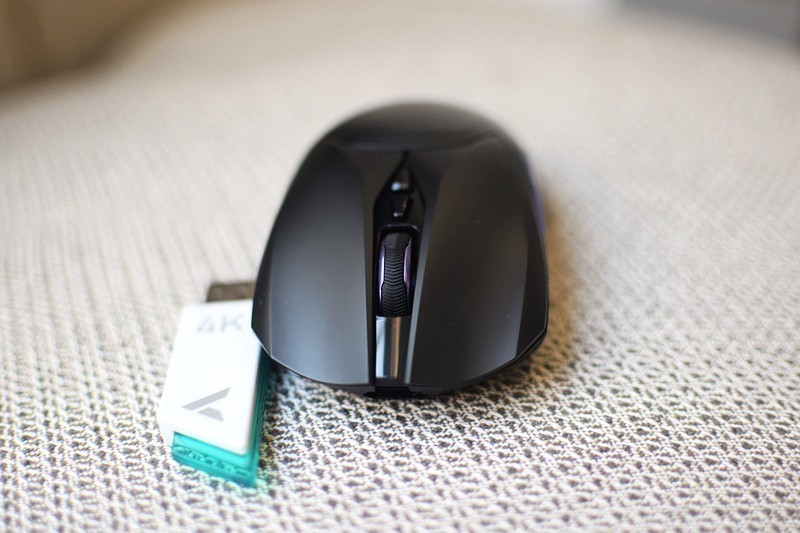 堆料十足的雷柏VT3S，无线设置有线性能的轻量化游戏鼠标实测