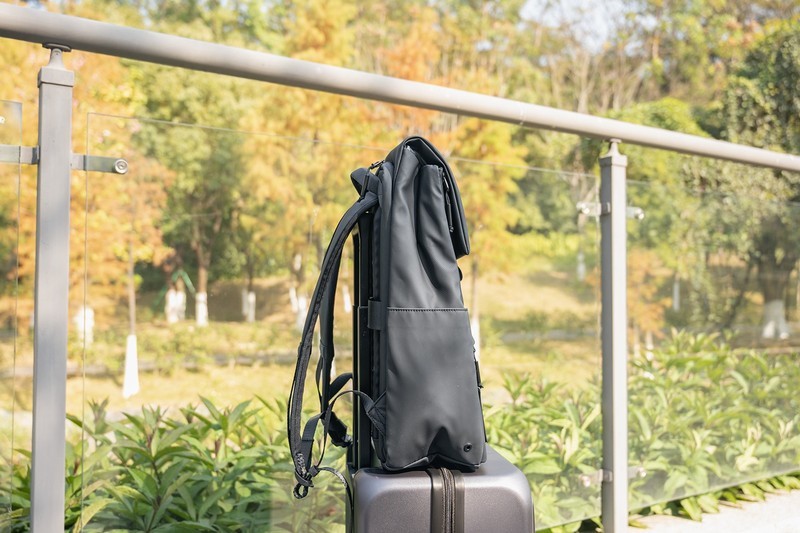 旅游搭子也是通勤伴侣，一包多能，地平线8号moment系列双肩包