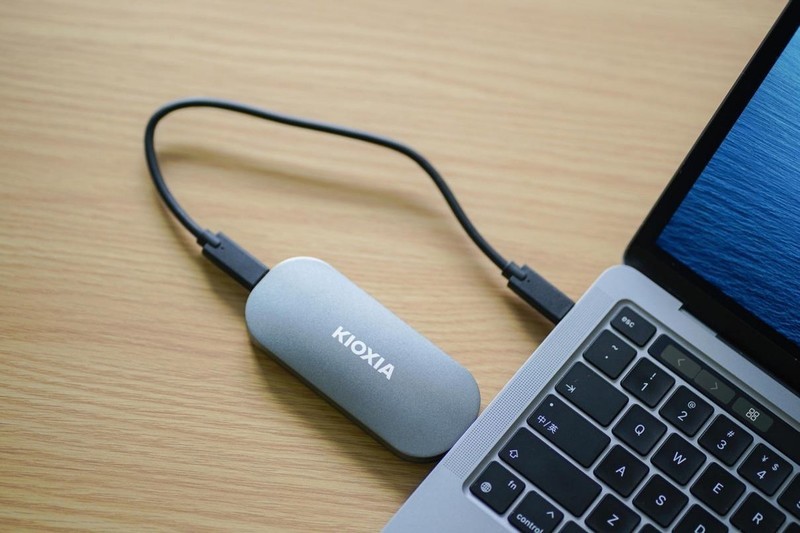 铠侠XD10移动固态硬盘评测：超强性能，小巧便携