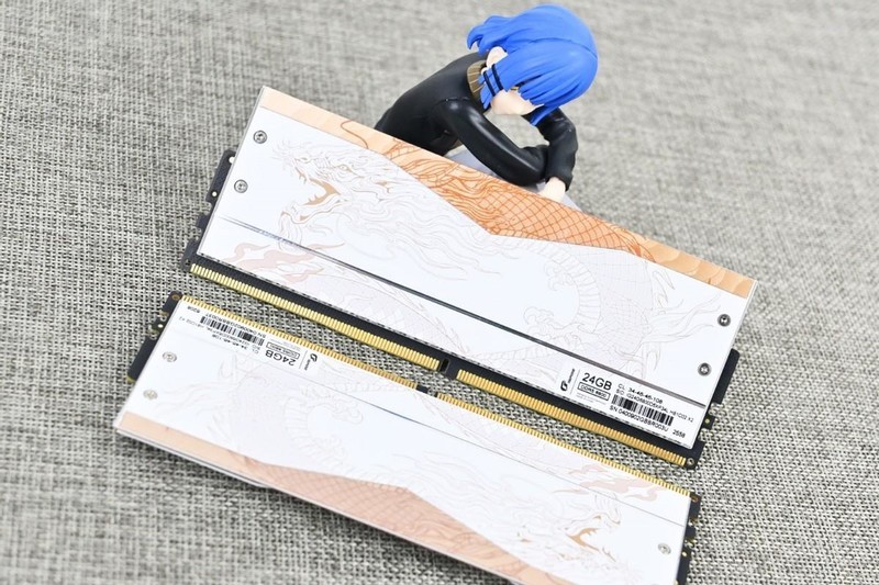 七彩虹iGame DDR5 6800 48G龙年限定版内存套装试玩：大容量+好体质