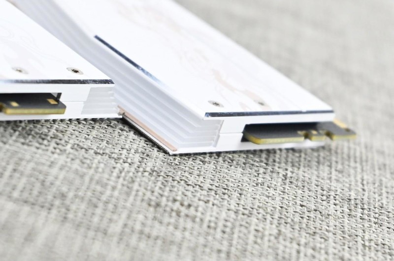 七彩虹iGame DDR5 6800 48G龙年限定版内存套装试玩：大容量+好体质