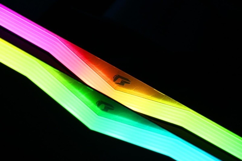 七彩虹iGame DDR5 6800 48G龙年限定版内存套装试玩：大容量+好体质