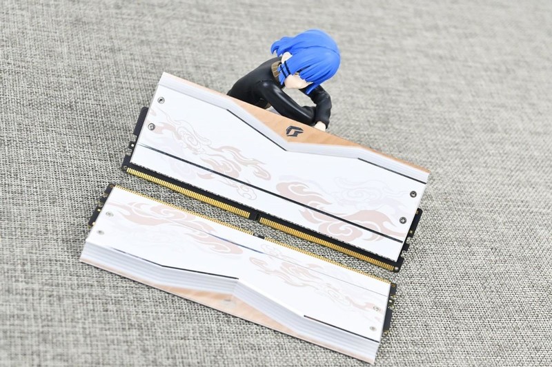 七彩虹iGame DDR5 6800 48G龙年限定版内存套装试玩：大容量+好体质