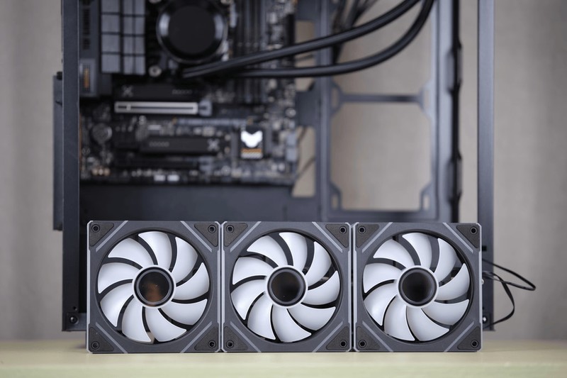 简约自然，好看且实惠：先马 森悦 木系侧透机箱上手体验