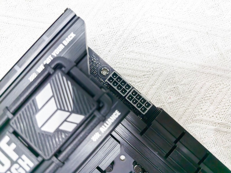 电脑升级大作战，升级酷睿Ultra 7 265K，老电脑原地满血复活