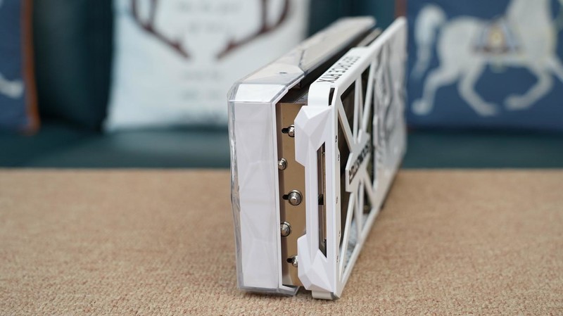 可媲美RTX3090Ti的新一代70Ti？影驰RTX 4070Ti星曜 OC显卡评测