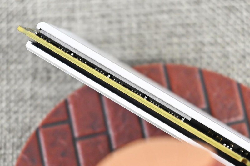 七彩虹iGame DDR5 6800 48G龙年限定版内存套装试玩：大容量+好体质