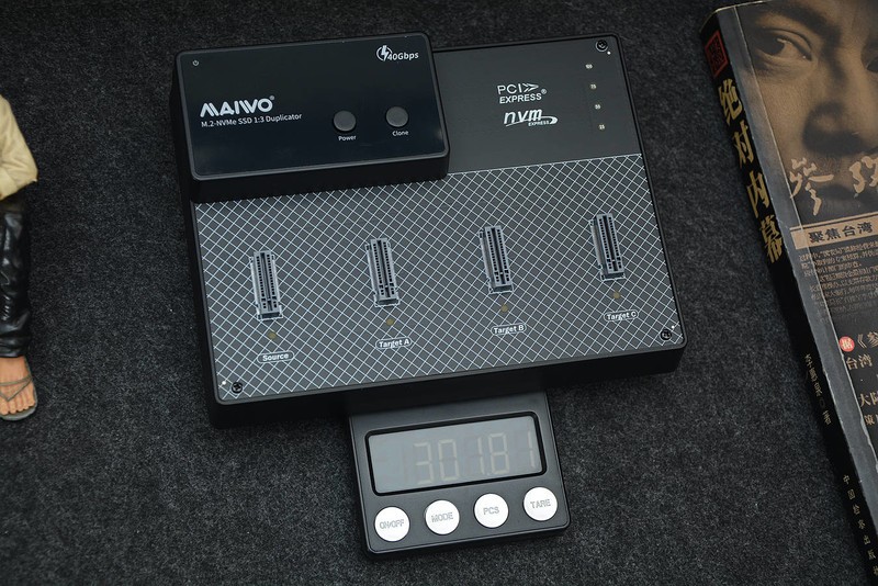 一拖三克隆、USB4、40Gbps速率，麦沃M.2四盘位拷贝机开箱