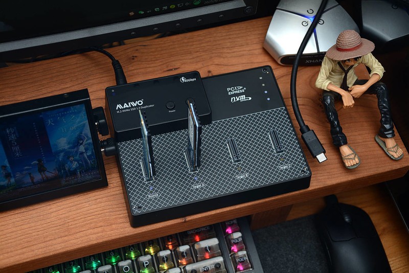 一拖三克隆、USB4、40Gbps速率，麦沃M.2四盘位拷贝机开箱