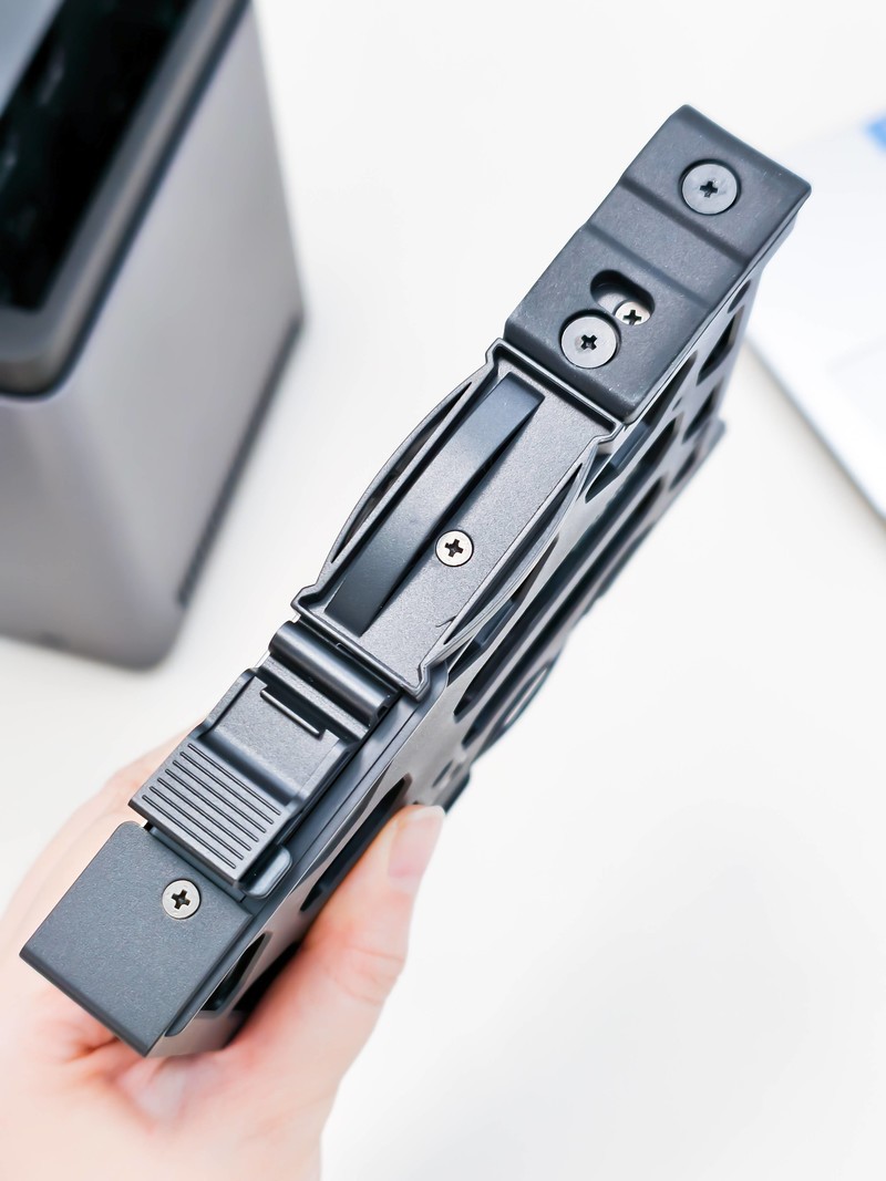 数码小白也能玩转NAS，绿联DH4300 Plus巨好用！