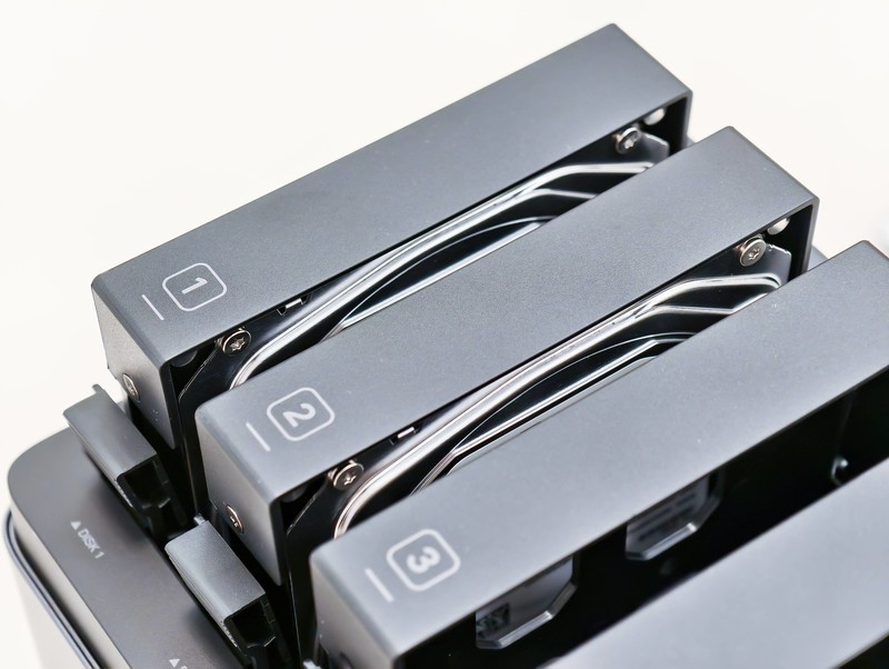 数码小白也能玩转NAS，绿联DH4300 Plus巨好用！