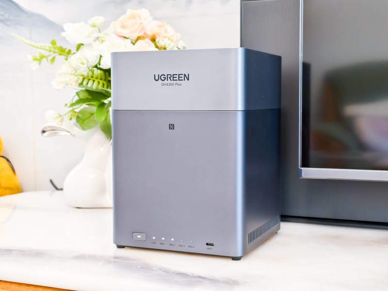 数码小白也能玩转NAS，绿联DH4300 Plus巨好用！