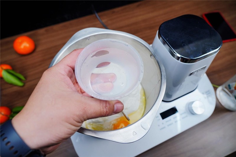 “围裙妈妈”的好帮手，有了moido陌冬和面机，在家一样做美食