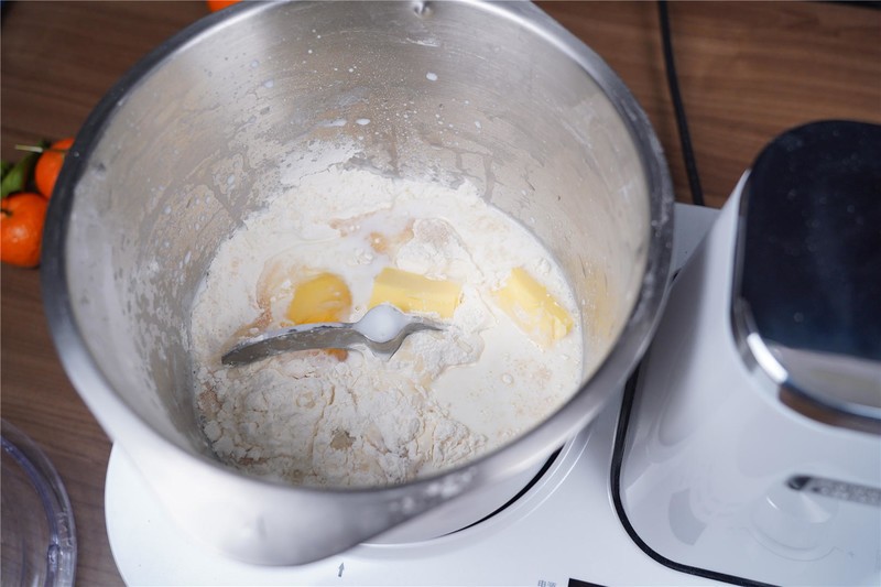 “围裙妈妈”的好帮手，有了moido陌冬和面机，在家一样做美食