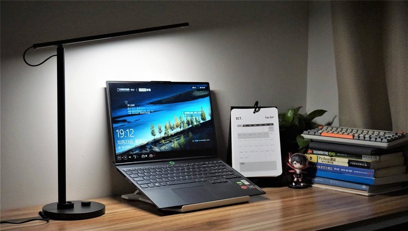 全新升级！米家台灯1S耀夜黑开箱分享：充电功率这次增加了