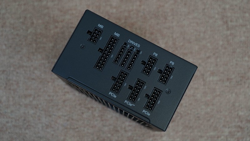 夏日电脑如何优化散热？老司机实测告诉你装机选洞洞流还是闷罐流