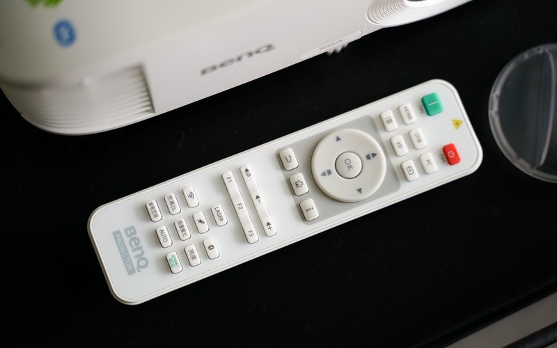 投影仪什么牌子好？流明多少才够用？明基E540你的办公好助手