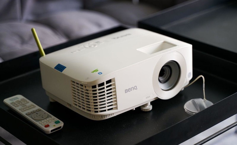 投影仪什么牌子好？流明多少才够用？明基E540你的办公好助手