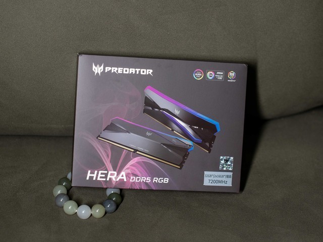 无风扇稳超8400C36，宏碁掠夺者Hera影锋7200掠光限定版内存测评