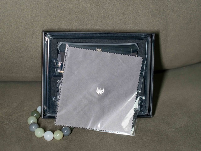 无风扇稳超8400C36，宏碁掠夺者Hera影锋7200掠光限定版内存测评