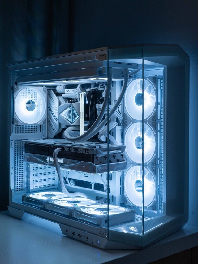 无风扇稳超8400C36，宏碁掠夺者Hera影锋7200掠光限定版内存测评