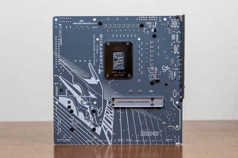 超频黑科技加持，纯白海景房的不二之选，技嘉Z890M 冰雕体验分享