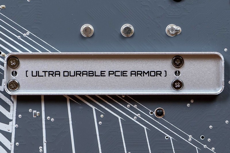 超频黑科技加持，纯白海景房的不二之选，技嘉Z890M 冰雕体验分享