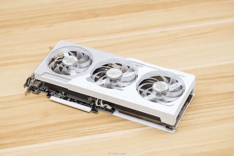 定位60的甜品混战！RX 9060XT 8G/16G首发测评