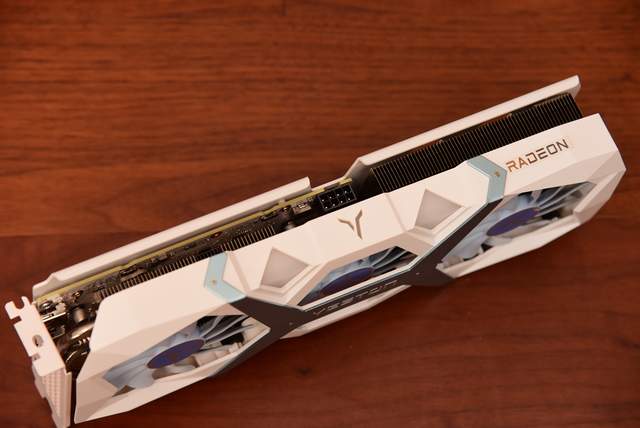 2K可光追！神器如此卡，AMD RX9060 XT全线夹击NVIDIA！